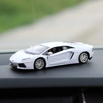 white E-FOUR, роскошный автомобильный освежитель воздуха премиум класса, ароматизированный, смешанный с бутиком, парфюмеры, настоящий натуральный парфюм, мини-модель автомобиля - Название цвета: white