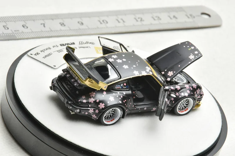 

1:64 PGM RWB 964 Black sakura deluxe edition collection alloy car model