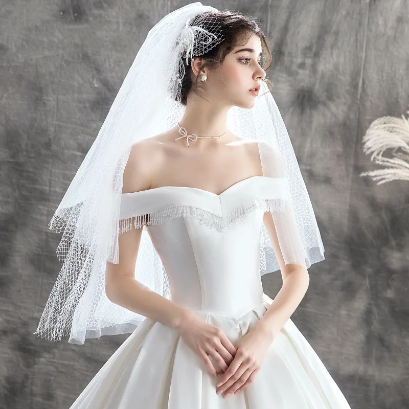 Женское атласное свадебное платье в стиле мори с открытыми плечами лето 2020 |