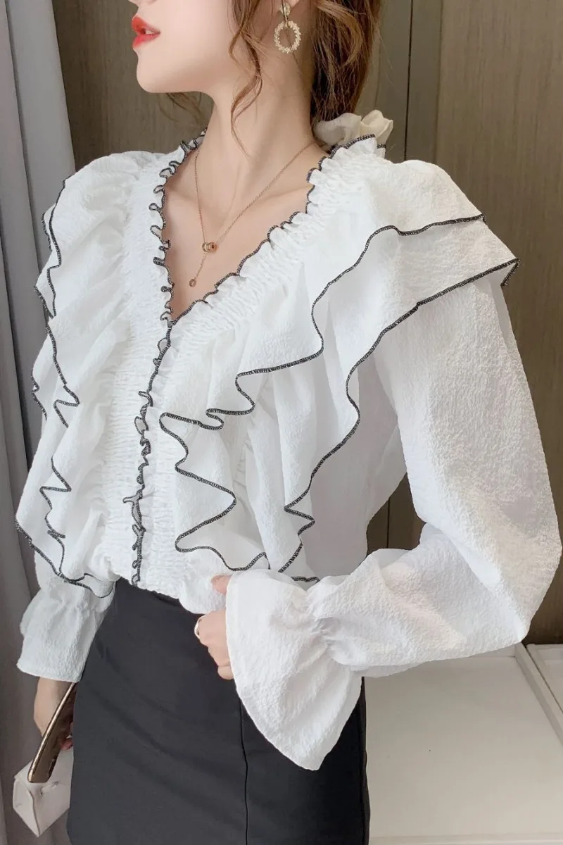 

Fashion Sweet Long Sleeve White Shirt Women's Spring Design Niche V-neck Color Contrast Ruffle Top
