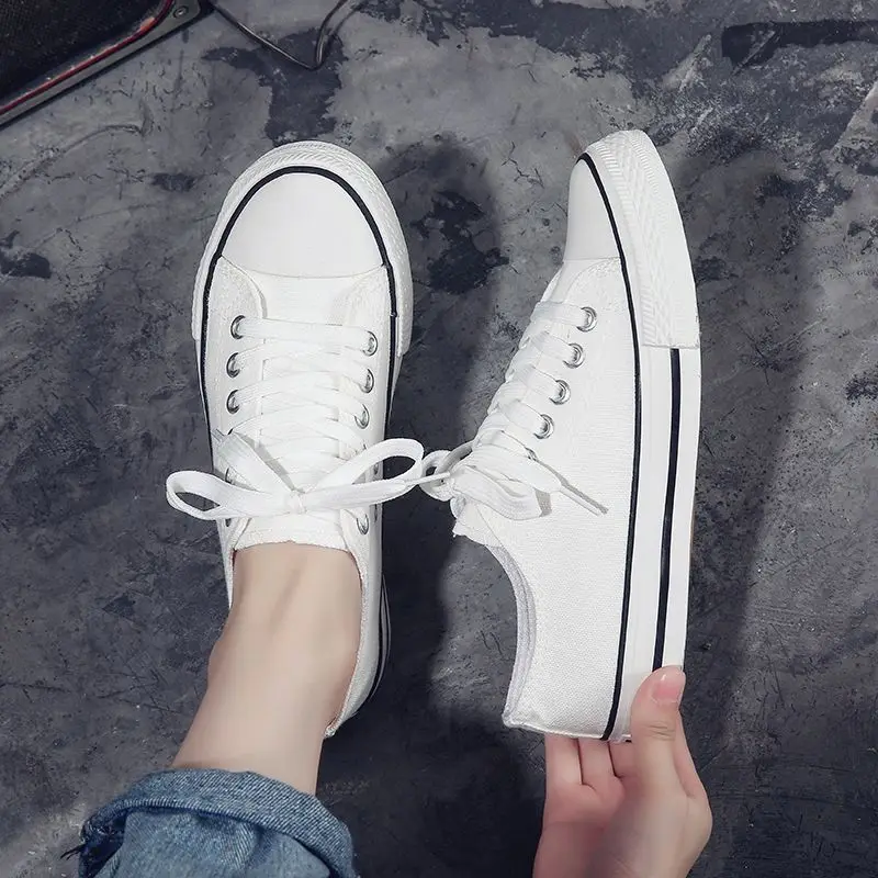 

Women's Korean-Style All-Black Low-Top Canvas Casual Board Shoes