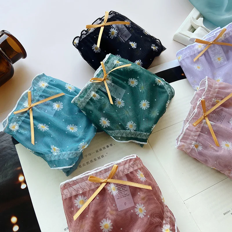 Шифоновые пикантные женские трусики с маленькой маргариткой из чистого хлопка