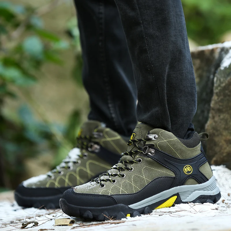 Winter Warm Plush Hiking Boots Men Outdoor Professional Trekking Boots Men High Fur Shoes for Hunting Climbing botas senderismo