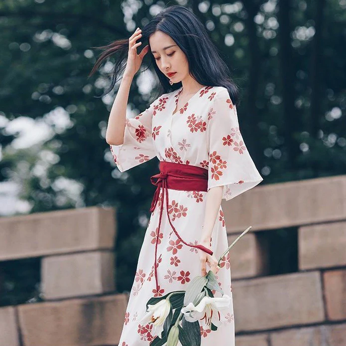 

New women's floral dresses in summer 2021 Floral chiffon dress 2021 new spring and summer Improved Waist Retro