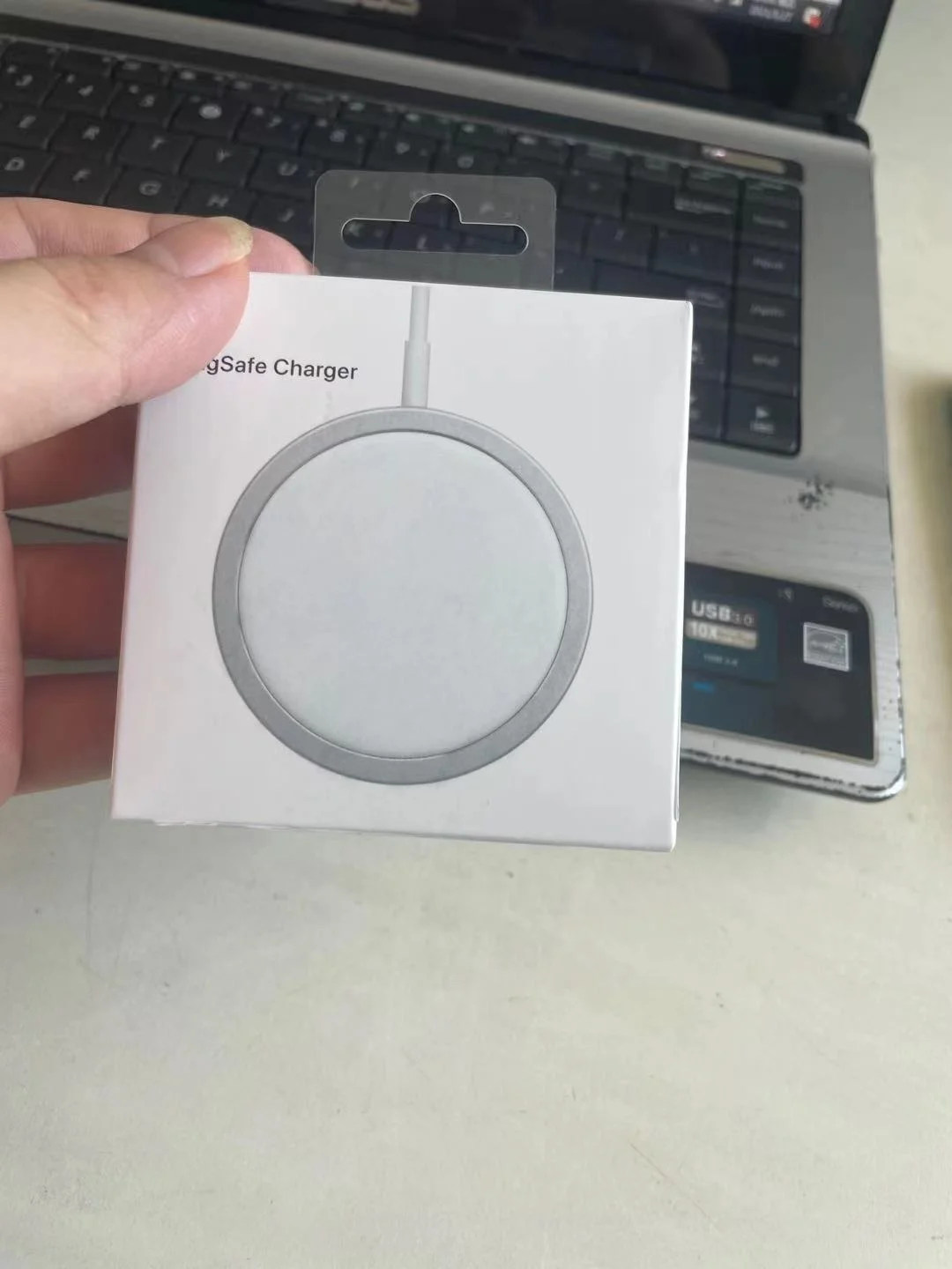 

Orignal 15 Вт магнитное Беспроводное зарядное устройство для iPhone 12 Pro Max 12 Mini быстрое зарядное устройство с европейской вилкой 20 Вт QI зарядка 11 XS XR