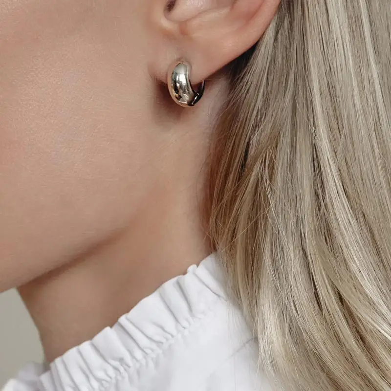 

2021 маленький размер трубчатый обруч серебряные золотые цвета Высокий полированный классический простой женский толстый круглая серьга кр...