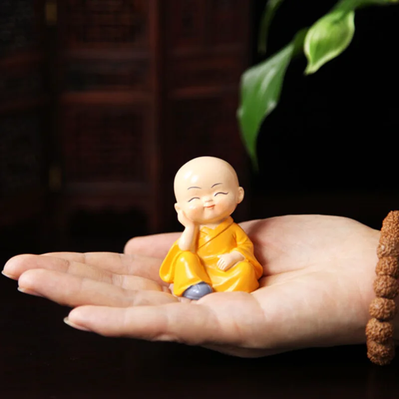 Четыре маленьких монаха Автомобильные украшения милый интерьер автомобиля