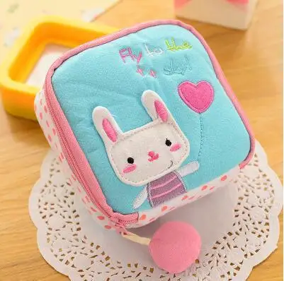 Прекрасный мультфильм молния положить тампон принять посылка гигиенический