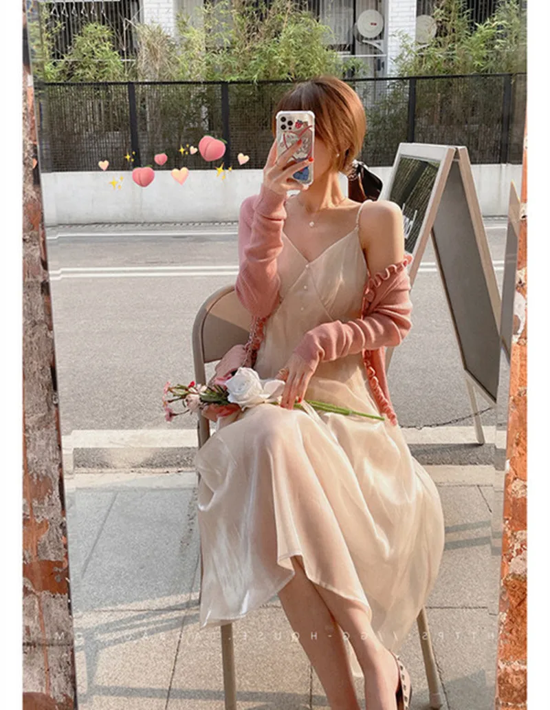 

French suspender dress women's 2021 New Retro spring and autumn small waist design sense streamer dress