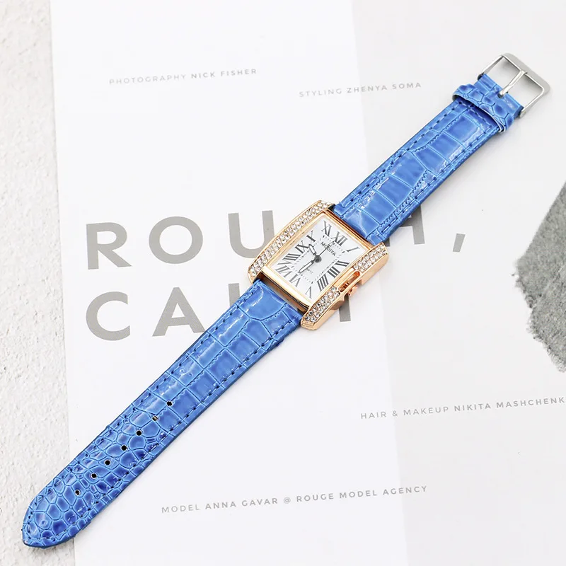 Часы наручные стразы женские кварцевые с квадратным циферблатом брендовые