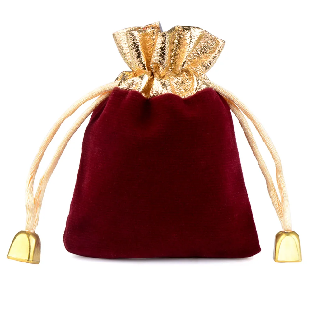 

Бархатные подарочные пакеты с золотой отделкой