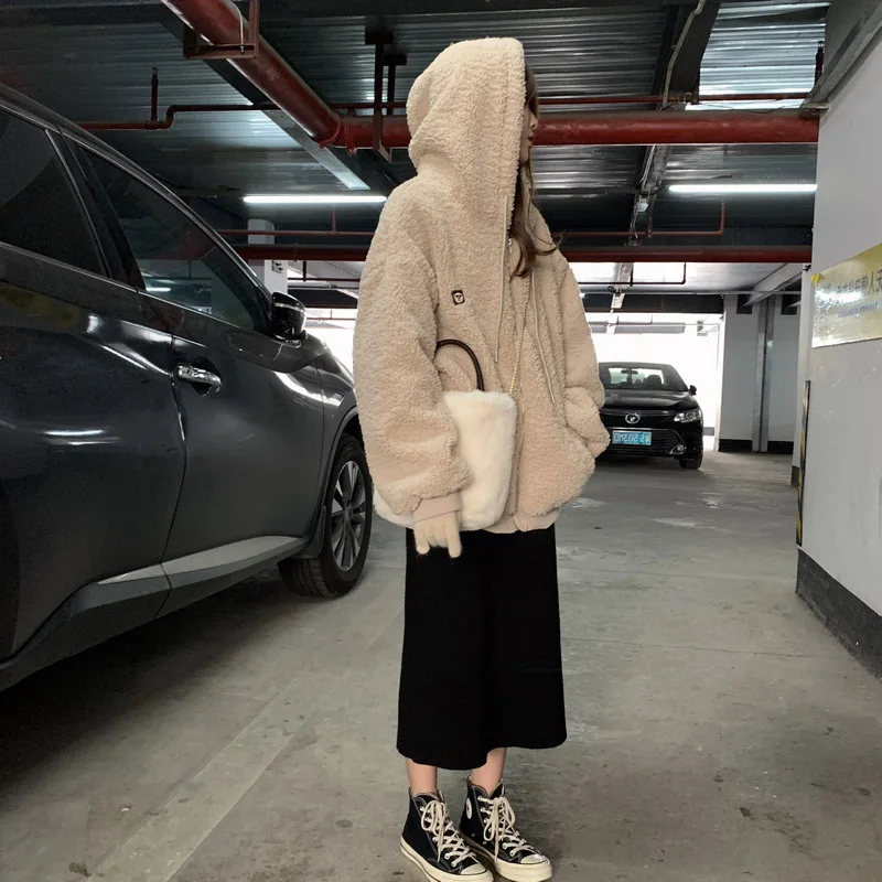 

2021 autumn and winter lamb wool coat women's winter short fleece thickened to keep warm