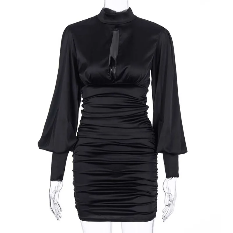 Женское платье с рукавами-фонариками и рюшами сатиновое высокой горловиной