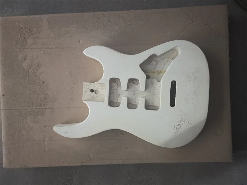 

Afanti Music DIY guitar DIY Electric guitar body (MW-380)
