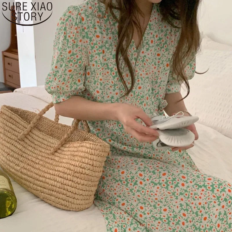 

Женское длинное платье-миди с V-образным вырезом, коротким рукавом и завышенной талией