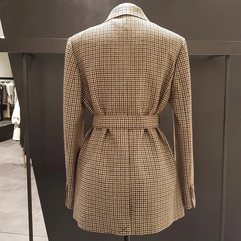 Женский винтажный двубортный блейзер в клетку офисный с поясом и длинным рукавом