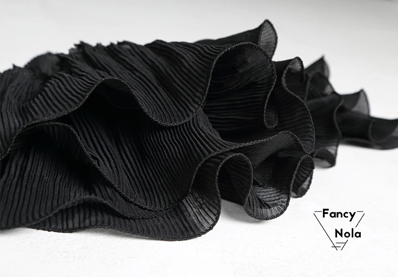 Белое/черное плиссированное платье с объемной волнистой текстурой кружевные