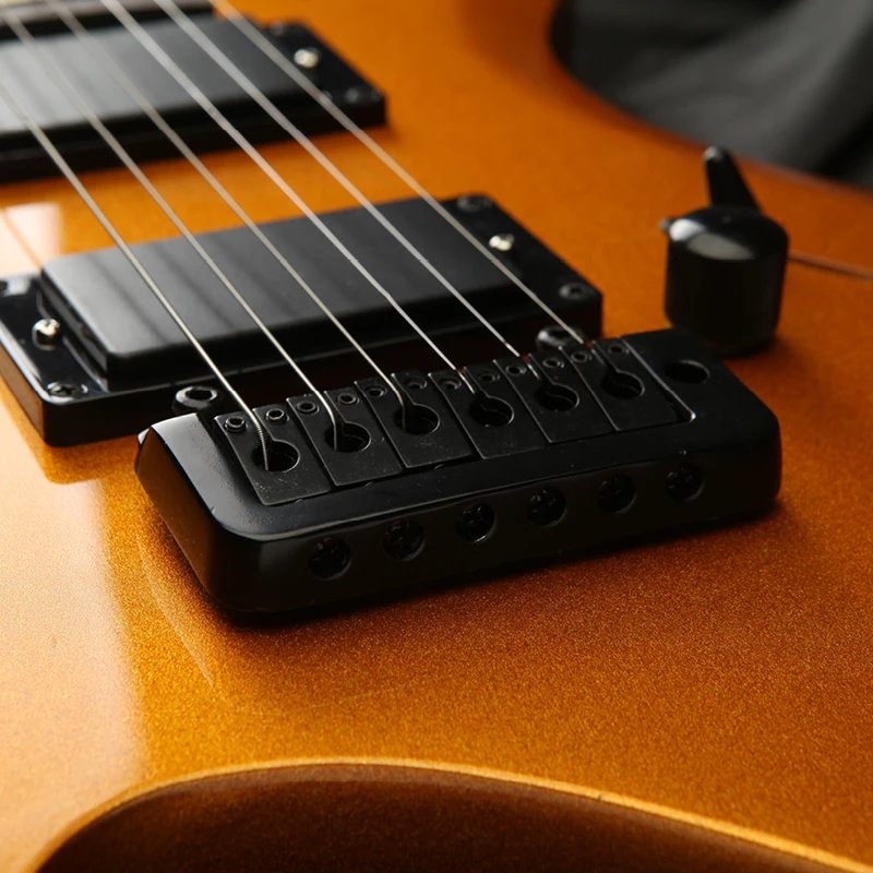 Деруло - Электрогитара высокого качества, пламенная форма, OEM-модель, матово-черного цвета, желтая, красная, синяя, заводская цена.