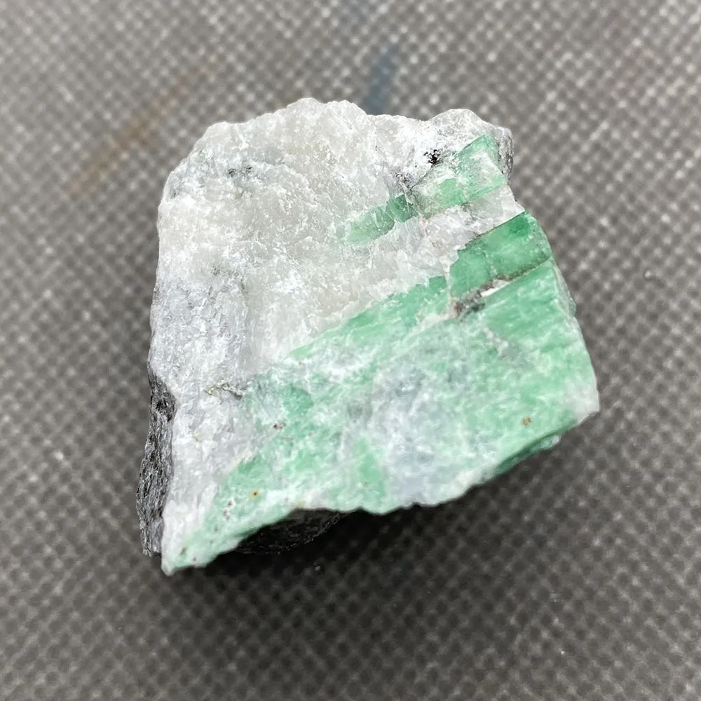 

Natural verde esmeralda mineral gema-grau cristal espcimes pedras e cristais de quartzo cristais de china