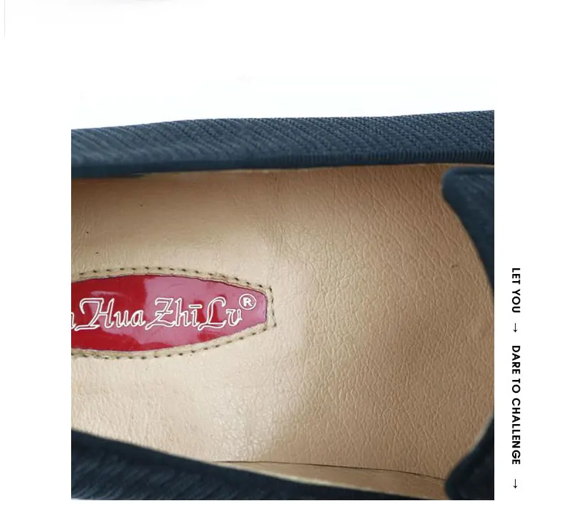 Стиль; Черная полосатая мужская повседневная обувь на шнуровке; золотая кисточка; дышащая мужская Свадебная обувь; мужские лоферы на плоской подошве