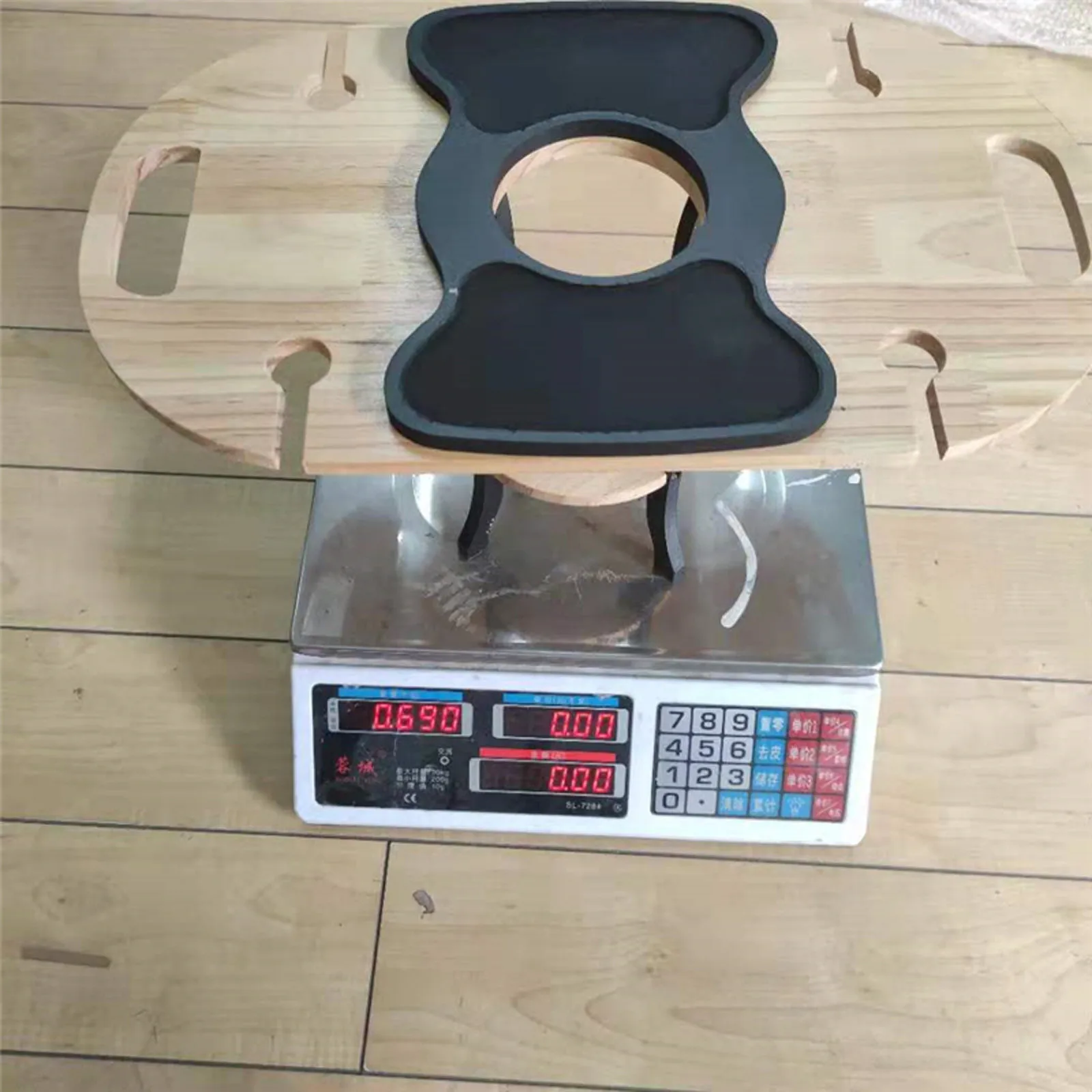 

New Camping Table Outdoor Tables Wine Rack Foldable And Assembled 4 Glasses Wine Table For Indoor And Outdoor Garden Furniture