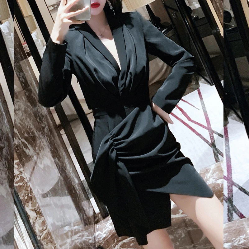 Женское атласное платье Max Spri черное официальное с длинными рукавами и v-образным