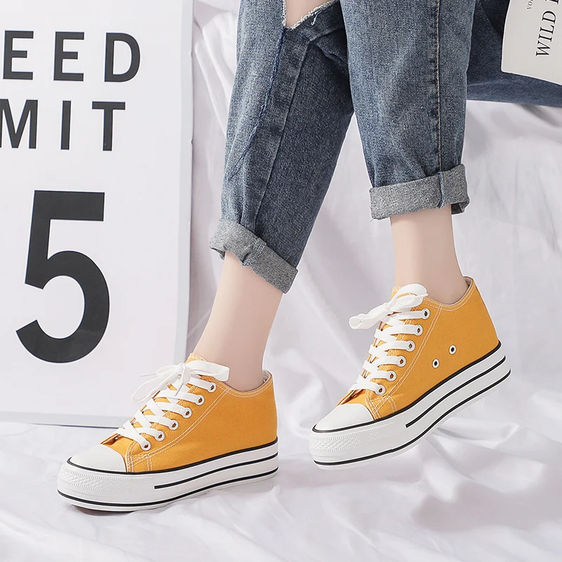 Женские холщовые кроссовки на танкетке увеличивающие рост 5 см белые черные |