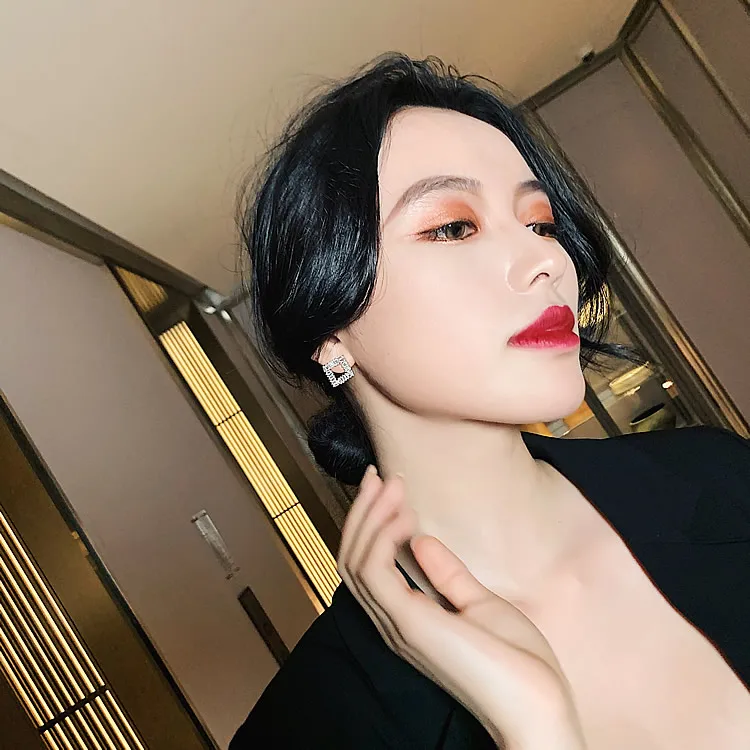 Женские медные инкрустированные серьги из циркона простые маленькие квадратные