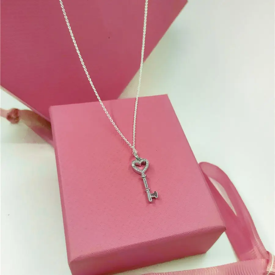 

Classic noble zircon Mini Key Pendant, women's necklace, couple jewelry, S925, gift, necklace trend in 2021, original fashion,