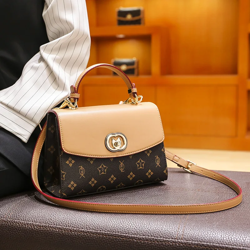 

Female 2021 New Youth Fashion Chain Shoulder Messenger Hand Bag Female Casual All-match Small Square Bag Women Purse and Handbag
