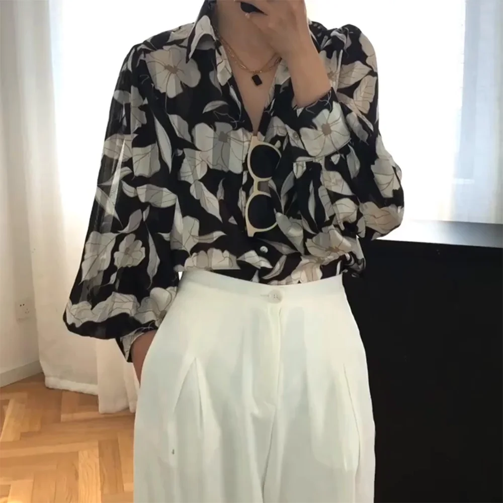 

Chiffon Sunscreen Shirt Outwear Women 2021 New Summer Vintage Floral Blouse Casual Lantern Sleeve Loose Female Blouse