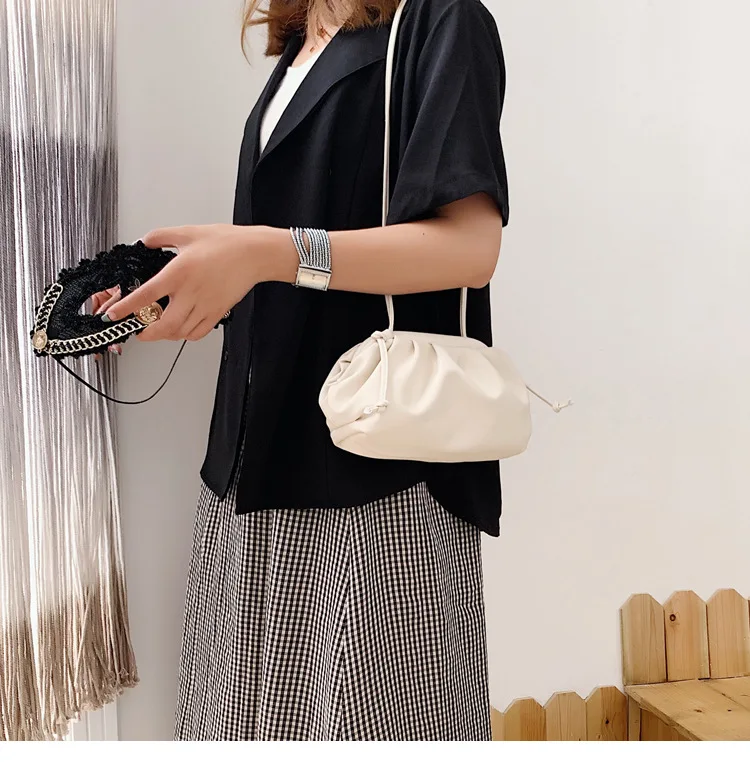 Women Simple Dumplings Messenger Bag Designer Retro New Fashion Cloud Female Crossbody Shoulder Bag Tide Handbag Clutch Bag