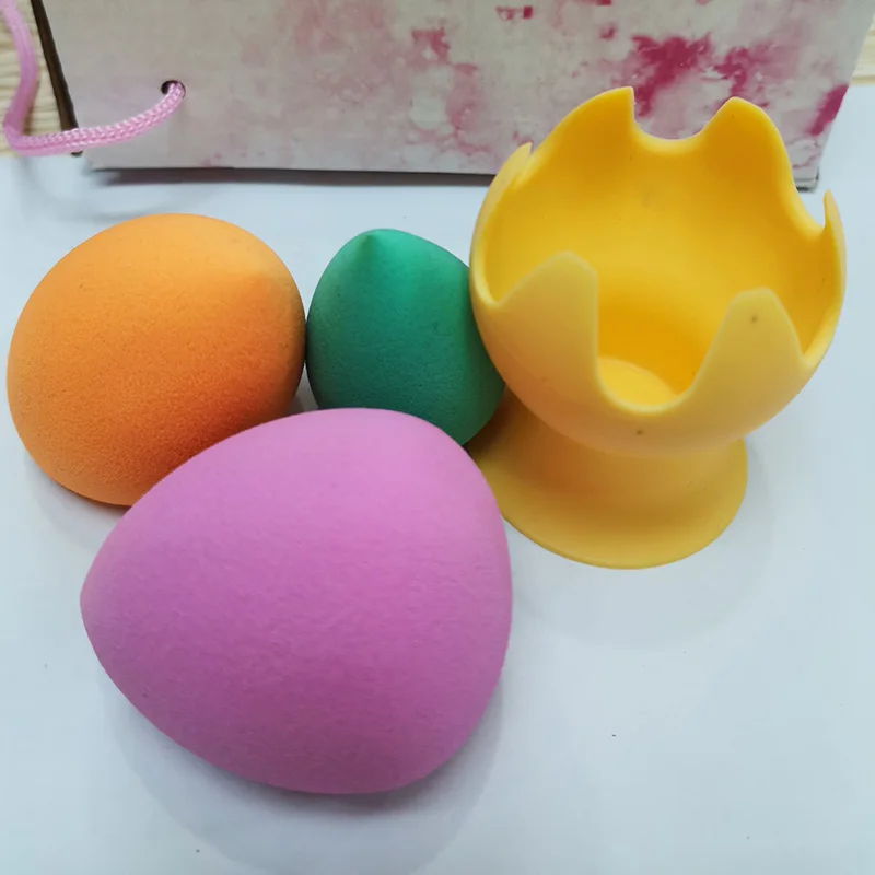 Ффонарь силиконовый для косметики желтого цвета |