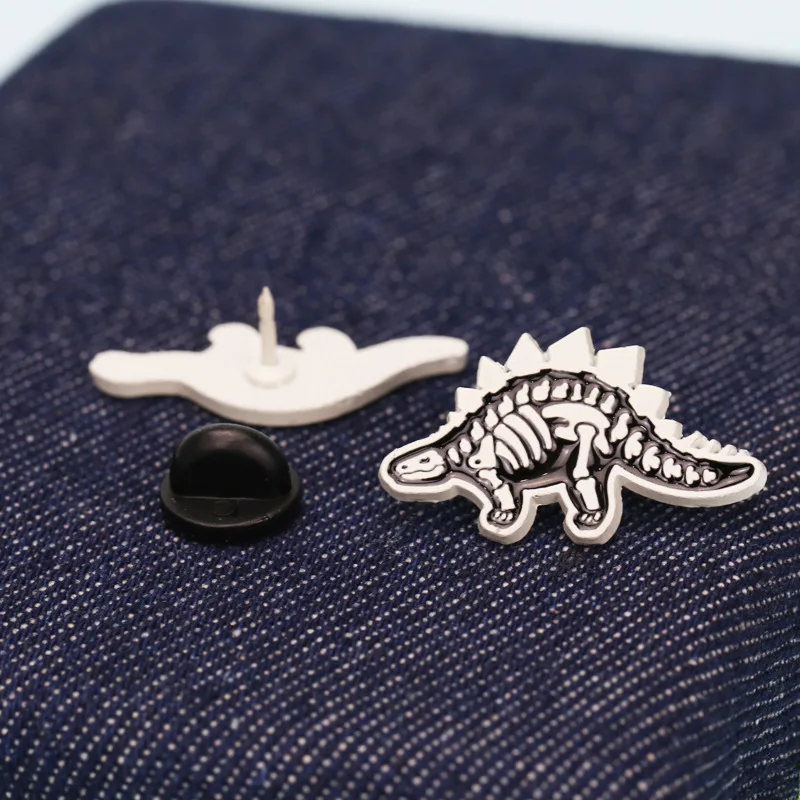 

Fashion skull dinosaur skeleton zinc alloy personality animal collar pin brooch lapel pins for backpacks Broche de dinosaurio