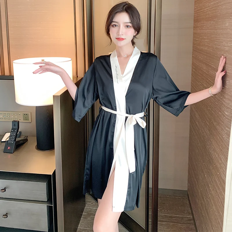Kimono Lady Luxury Bathrobe Women Silk Satin Silky Robes Mother Sister Bride Bridesmaid White Bridal Resort Spa Robe Nightshirts