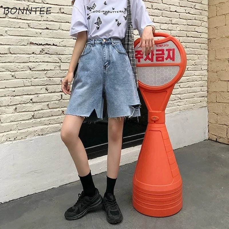 

Шорты женские свободные до колена, рваные джинсовые брюки с завышенной талией, универсальные модные повседневные шикарные нестандартные с ...