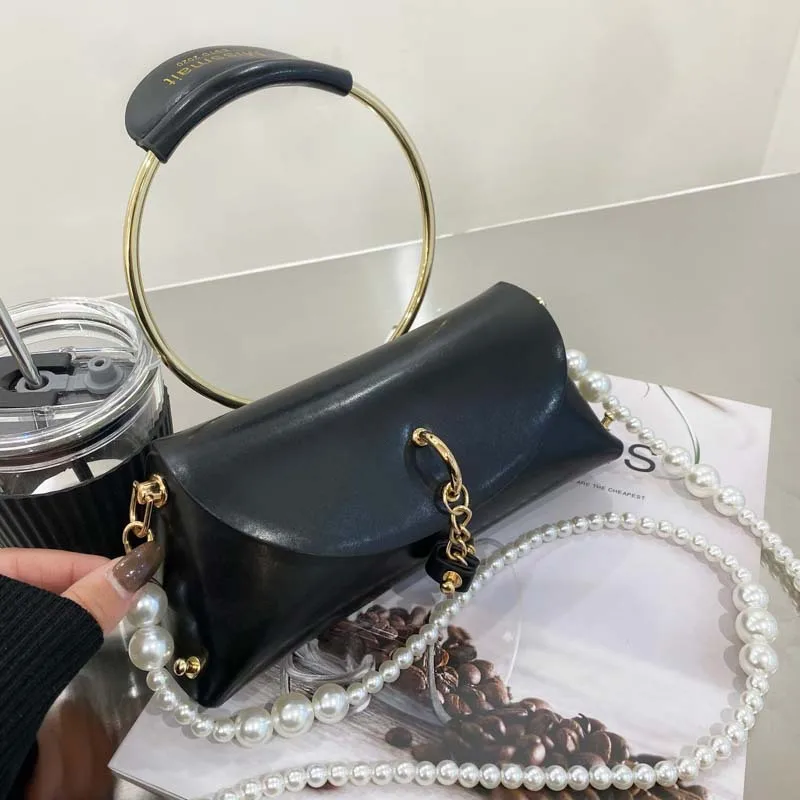 

2021 Summer New Trend Korean Fashion Ladies Pearl Chain Messenger Bag High Quality Leather All-match Portable Small Square Bag