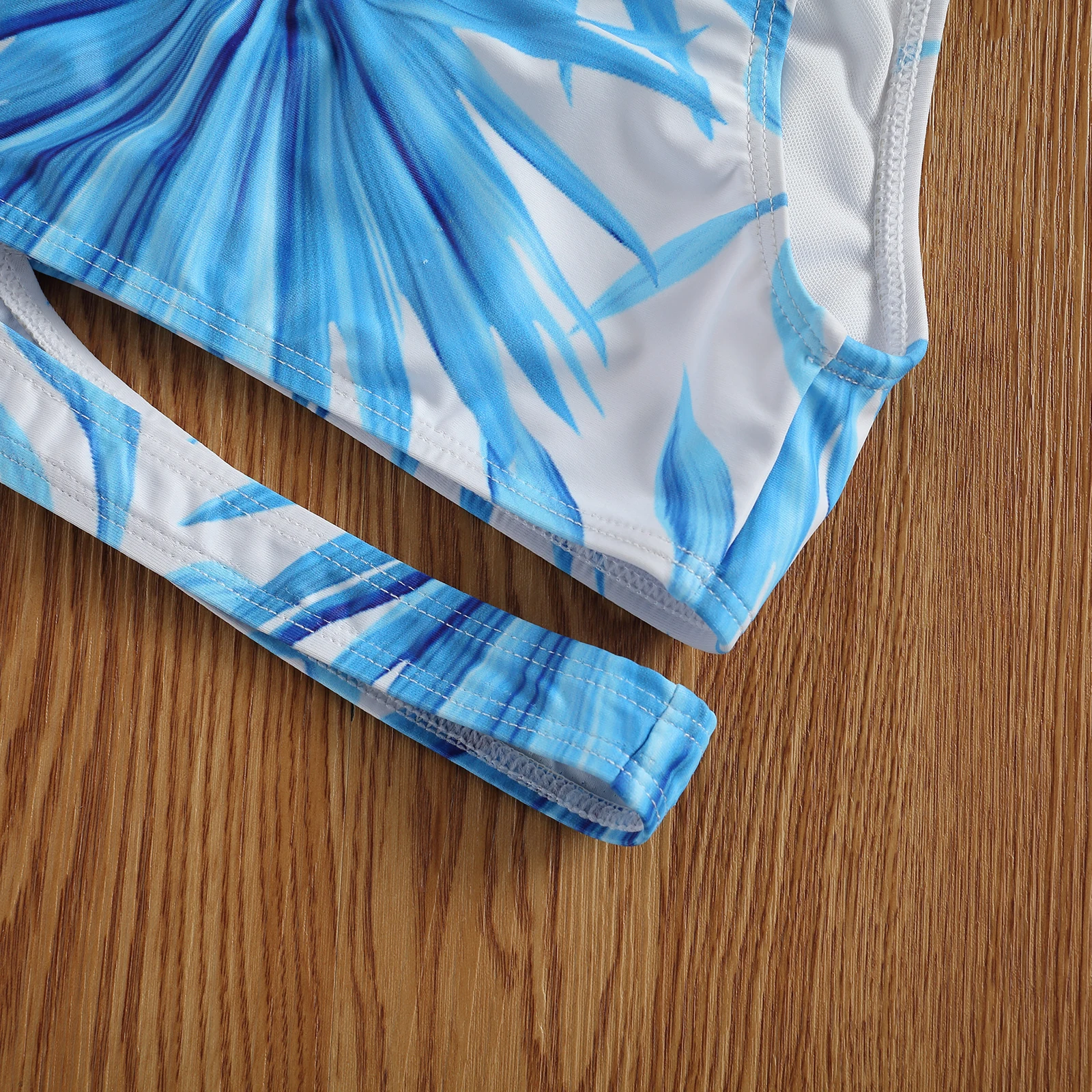 Женский раздельный купальник с принтом белый и синий укороченный топ косыми