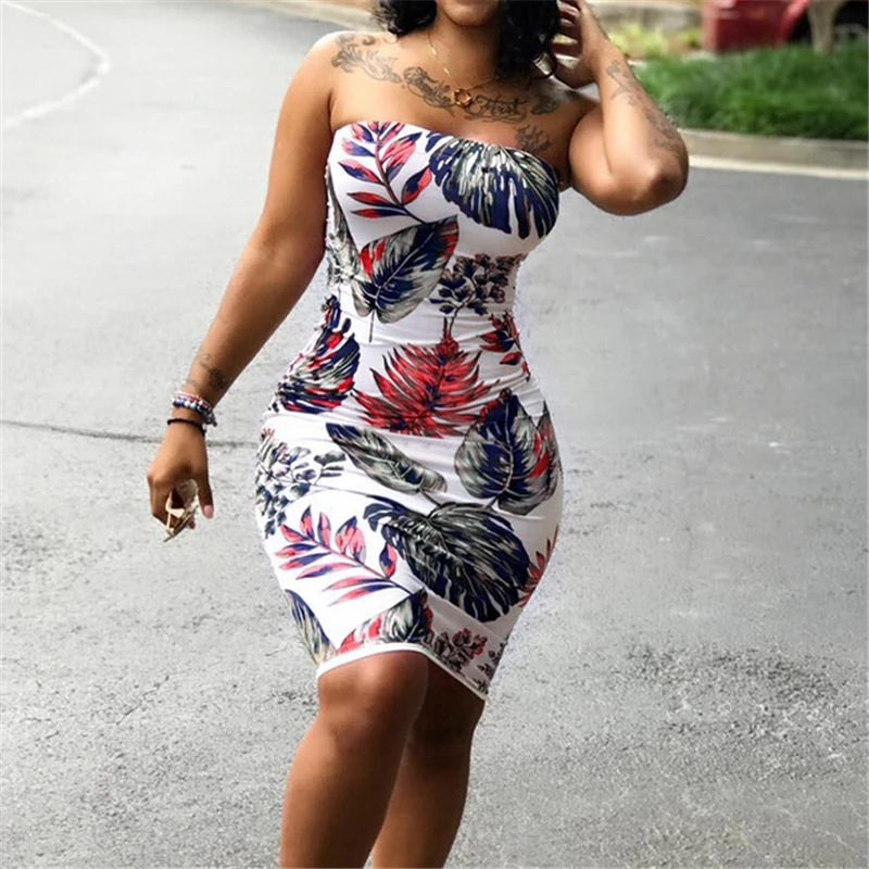 Женское летнее платье без бретелек с цветочным принтом облегающее мини большого
