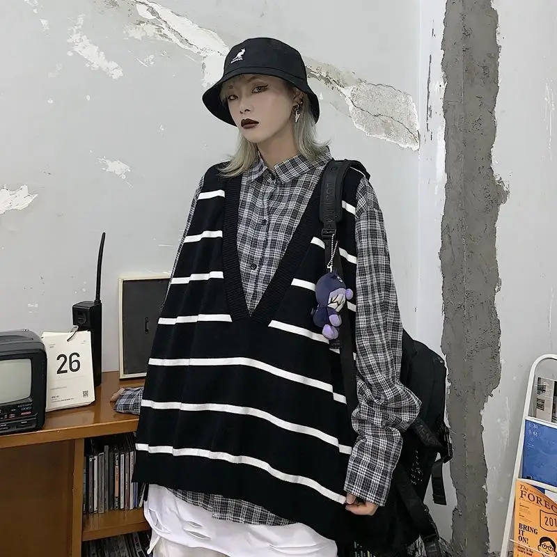 

Men's And Women's V-neck Knitted Sweater Sleeveless Jacket Spring, Autumn And Winter Models All-match Loose Hedging Lazy Wind