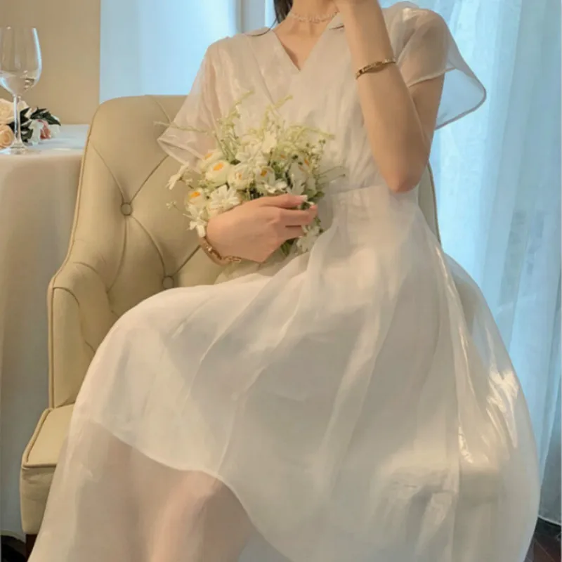 Женское платье с v-образным вырезом элегантное однотонное яркое шелковое для