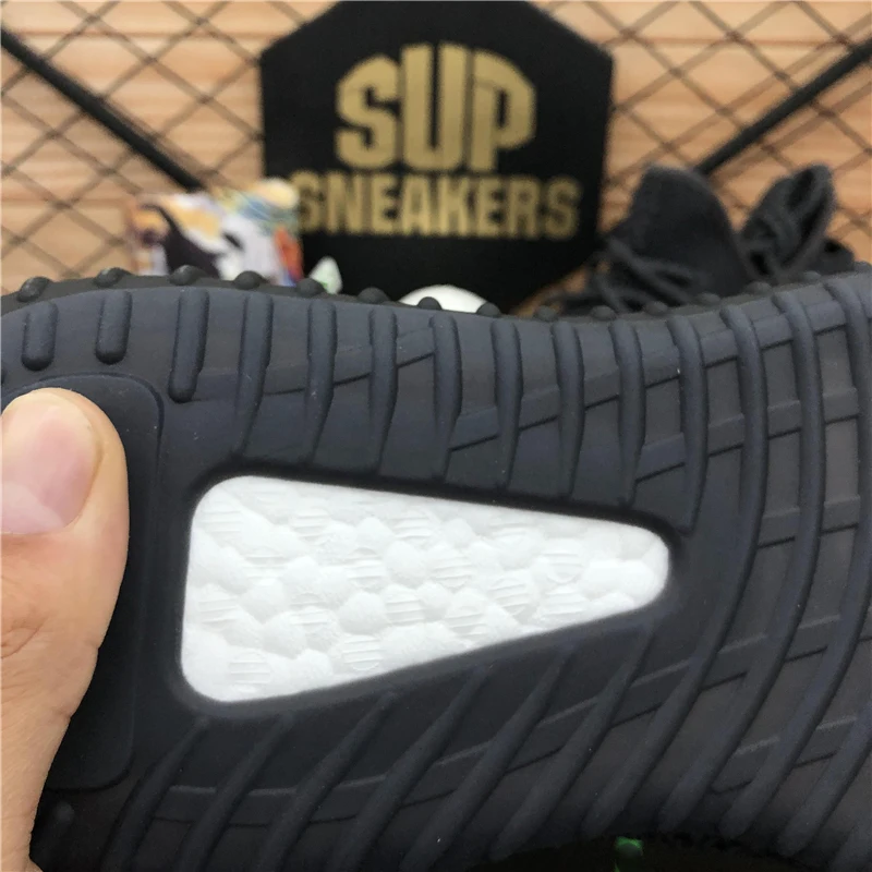 

Free Shipping Top Quality Yeezzzy 350 V2 Men Women Running Shoes Tail light 3M Static Reflective Black white Zebra Sport shoes
