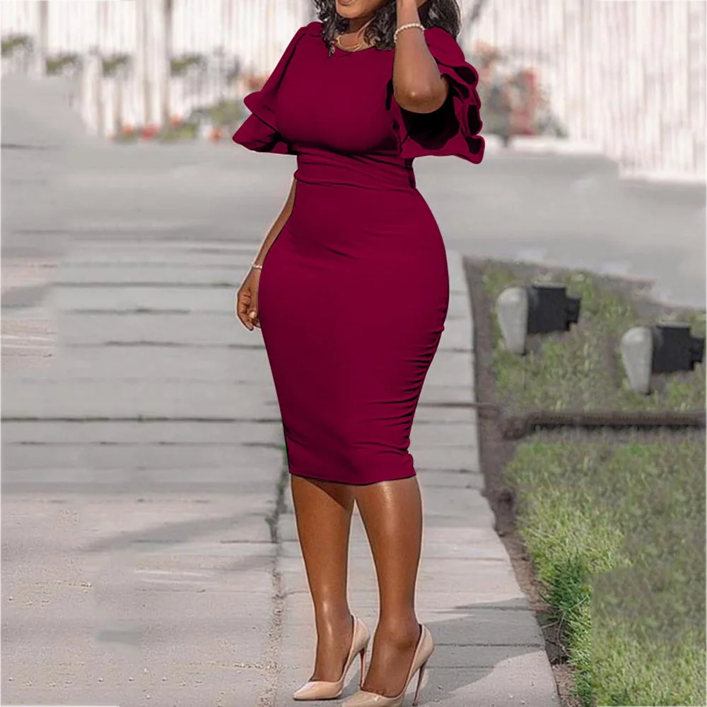 Женское облегающее платье средней длины розовое в африканском стиле для