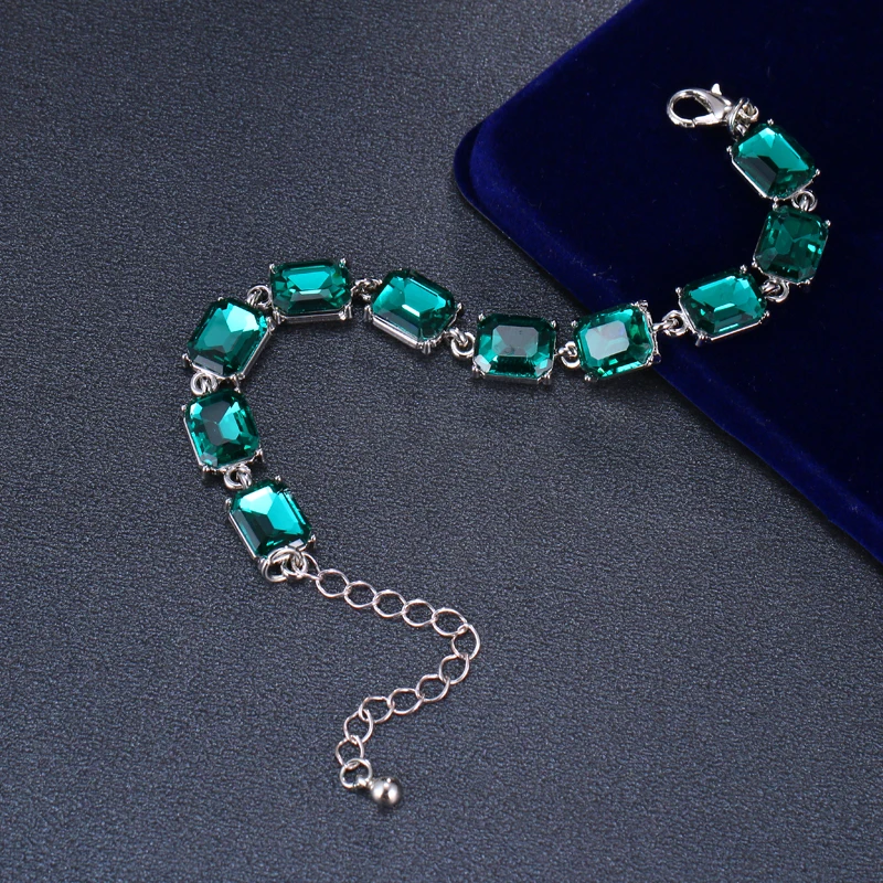 Bettyue Новое поступление геометрическая форма зеленый фианит класса ААА простой