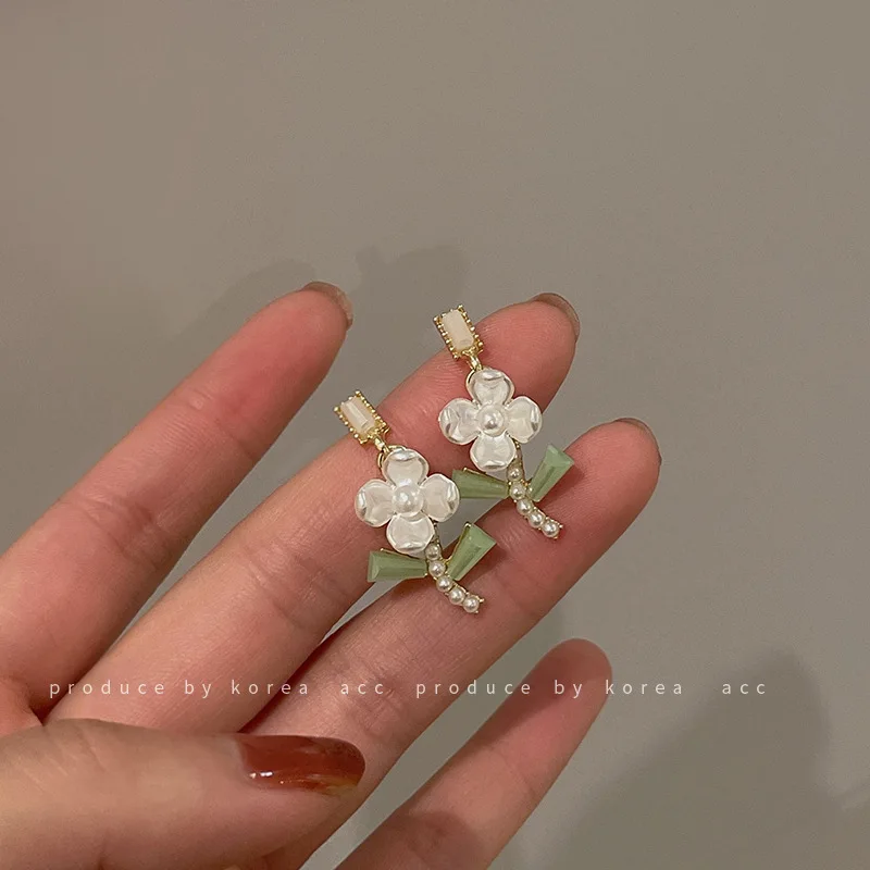 

Серьги-гвоздики женские, с искусственным жемчугом и кристаллами