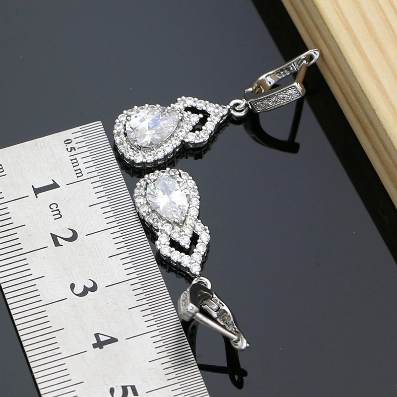 Модные свадебные серьги с белым кубическим цирконием и кристаллами