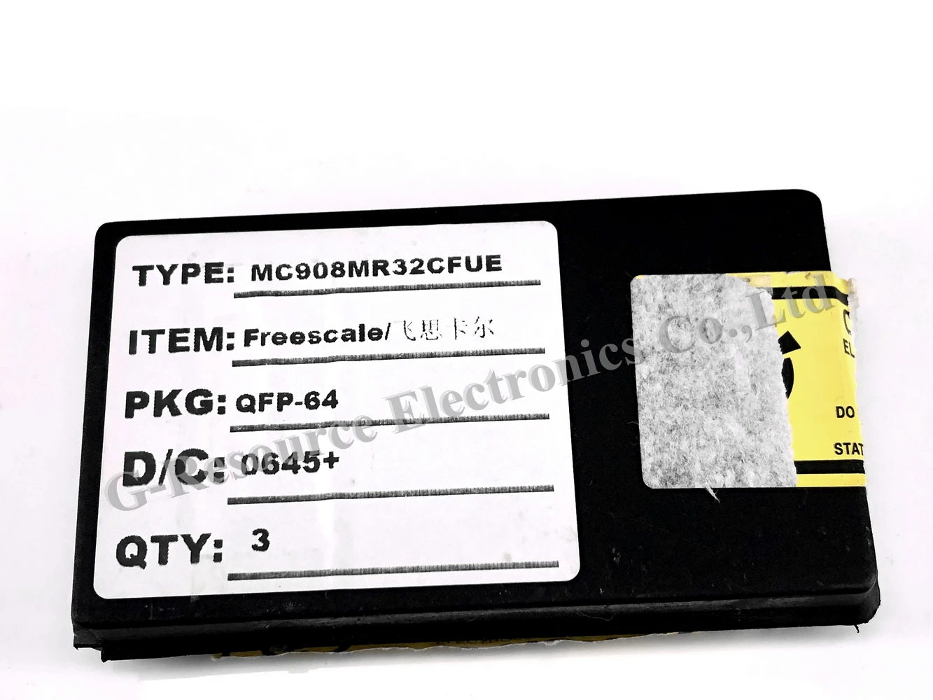 

MC908MR32CFUE QFP-64 MCU MC908MR32