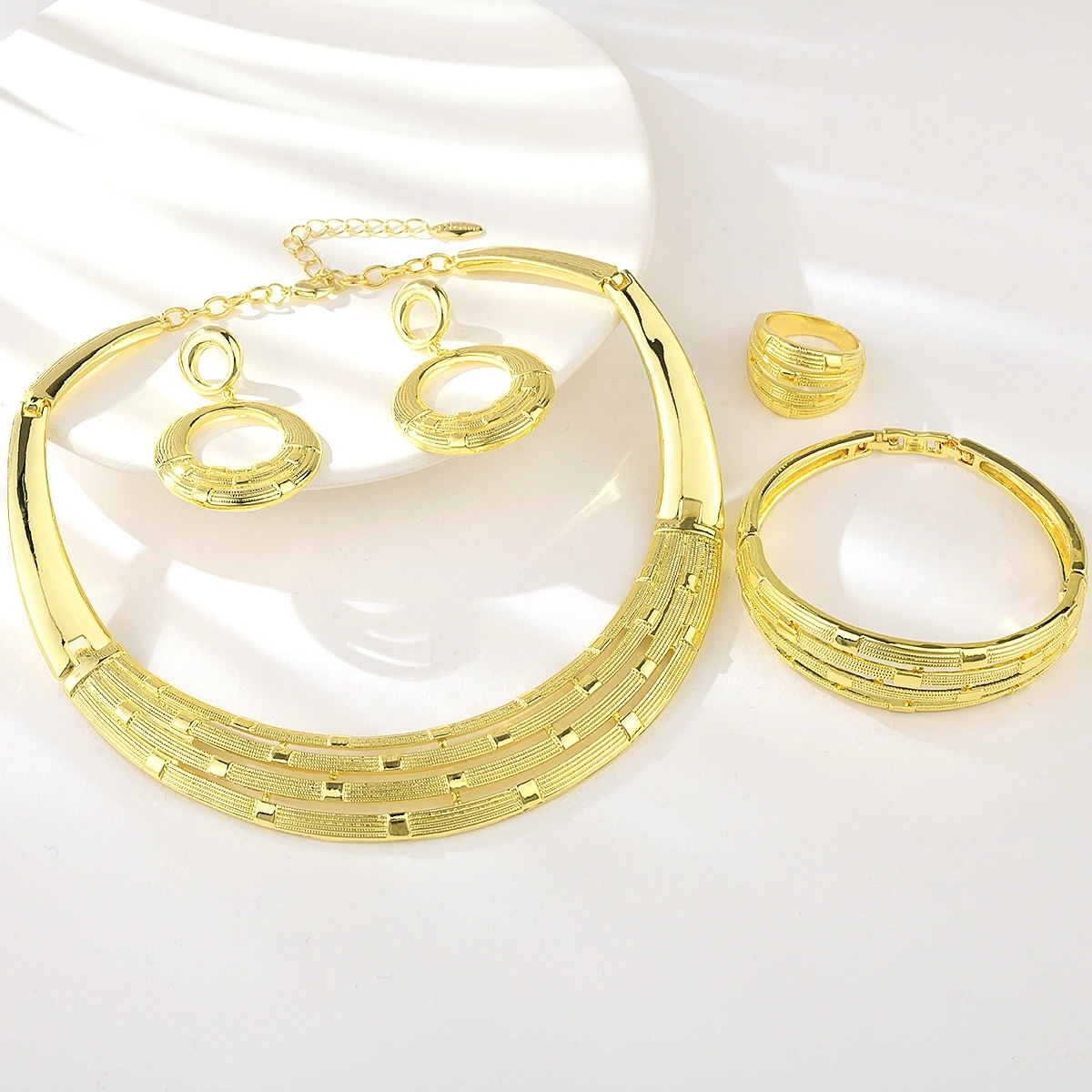 

Viennois Nigerian Wedding Jewelry Sets for Women Multi Circles Choker Necklace Earrings Ring Bangle Indian Dubai Jewelry Set
