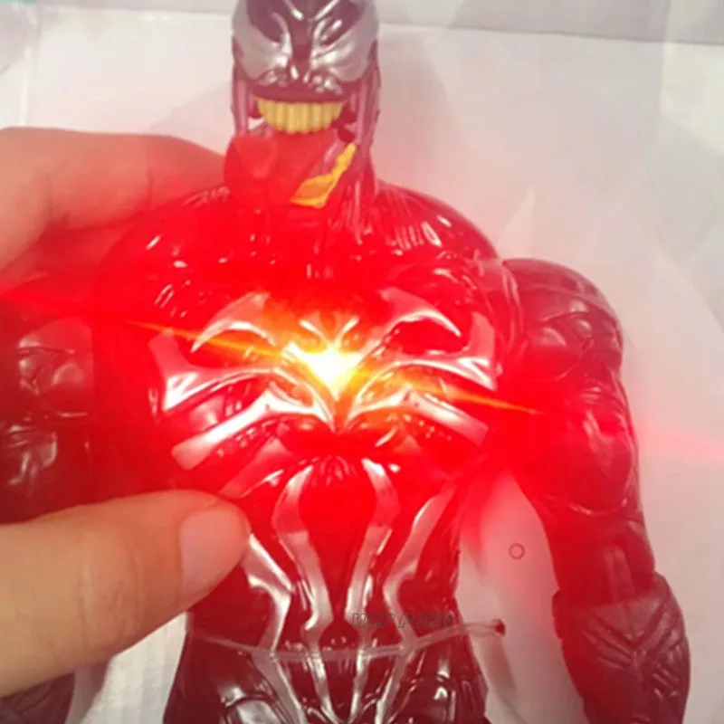 Фигурка супергероя Hasbro Мстители со светодиодной подсветкой и звуковой моделью