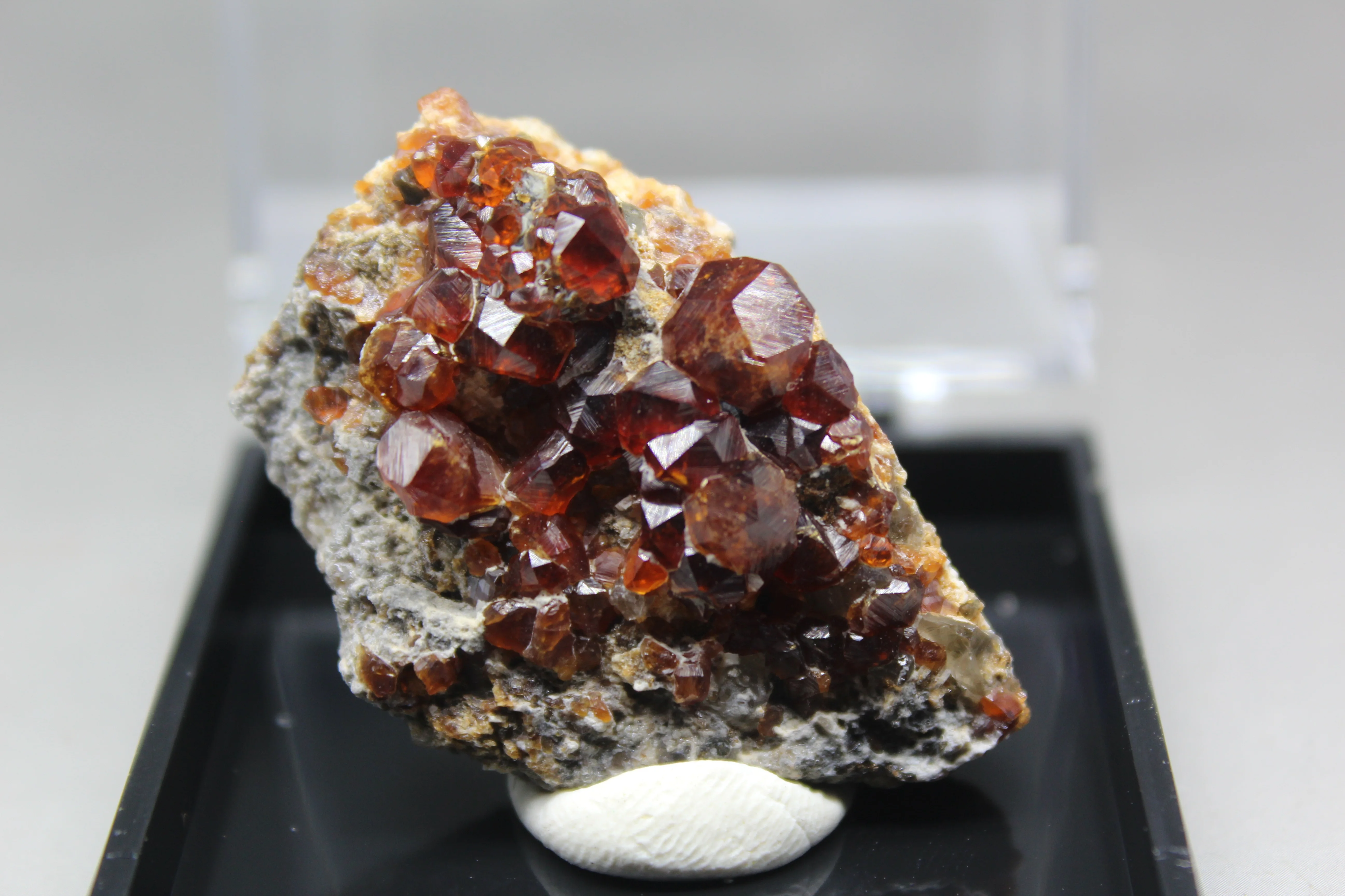 100% натуральный гранат кластеры минеральные образцы камней и кристаллов